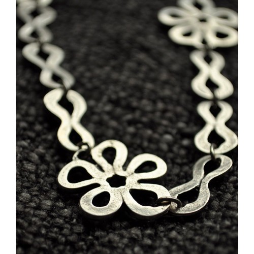 FLOWERS CHAIN NECKLACE